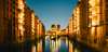 Hamburg Highlights: die beleuchtete Speicherstadt bei Nacht