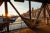 Hamburg Highlights: Landungsbrücke bei Sonnenuntergang.