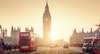 Zu den Sehenswürdigkeiten von London gehört der Big Ben. Auf dem Bild sieht man die Brücke vor dem Big Bang.