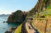 Der Cinque Terre Express ermöglicht eine schöne Art, die fünf italienischen Dörfer im Slow Travelling kennenzulernen. Auf dem Bild sieht man den Bahnhof Manarola in Cinque Terre.