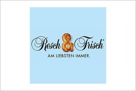 Resch und Frisch Logo, hellblauer Hintergrund, grauer Schriftzug, "&" in Brezelteig