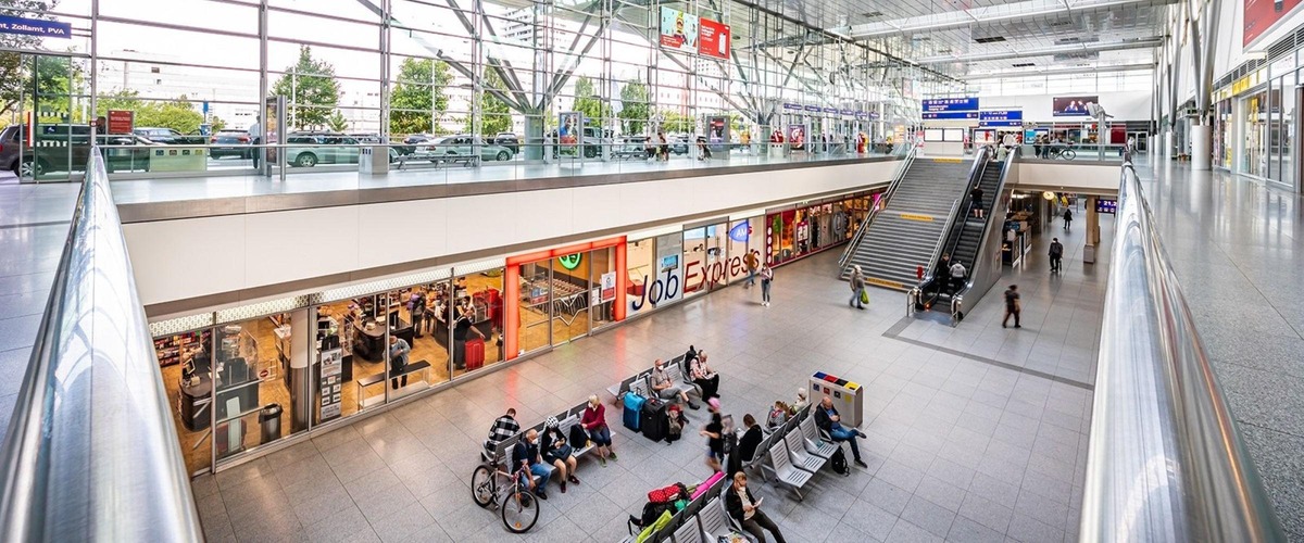 Bahnhofshalle Linz Hauptbahnhof