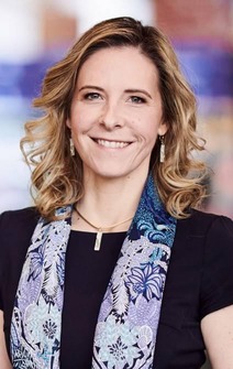 Portrait von Geschäftsführerin Dr. Claudia Brey