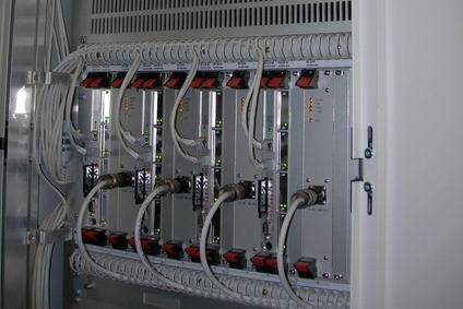 Elektronische Stellwerke und Stromversorgung