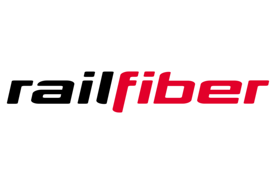 Logo von Railfiber in schwarzer und roter Schrift