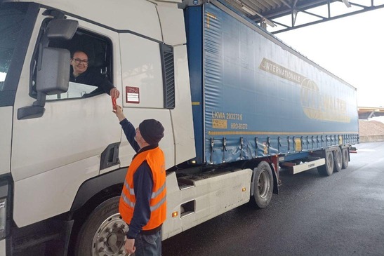 Handing out sweet treats at ÖBB INFRA terminals