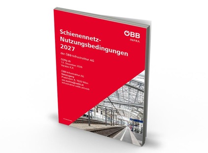 Blick von einem Bahnsteig aus auf Gleise und Glasüberdachung des Salzburger Hauptbahnhofes