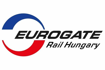 Logo EUROGATE Rail Hungary<br/>Textinsert: weißer Hintergrund, blau-rot Zeichen, schwarzer EUROGATE Rail Hungary