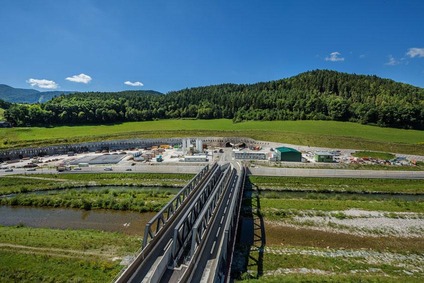View of the portal and the bridge in Gloggnitz.