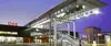 Wels Hauptbahnhof Außenansicht bei Nacht