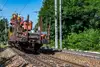 Instandhaltungsfahrzeug bei der Erneuerung der Fahrleitung im Bereich der Haltestelle Pressbaum