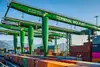 Portalkrane und Containerzüge