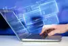 Laptop mit Hand