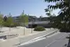 Foto Bahnhof Lauterach<br/>Textinsert: Blick auf die Zufahrt und auf die Haltestelle Lauterach
