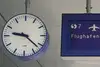 Uhr am Bahnsteig