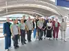 Ein Gruppenfoto mit der Geschäftsführerin und den Beteiligten der Sustainability Challenge 2023