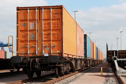 Freight wagon with containers