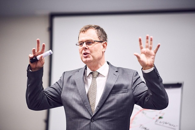 Impressionen ÖBB-Netzwerktreffen mit Netzwerkanalytiker Harald Katzmair über die Lazy Eight
