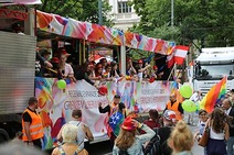 Impressionen Regenbogenparade und Pride Village