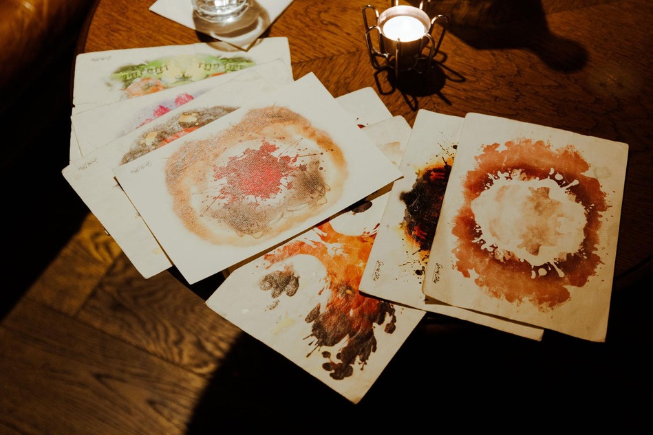 Prager Bar mit Rorschachtests und Cocktail-Therapie: das AnonymouS Shrink’s Office.