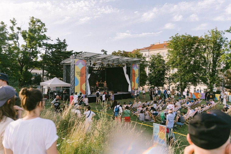 Events Österreich: Blick auf eine Open-Air-Bühne des Kultursommer Wien