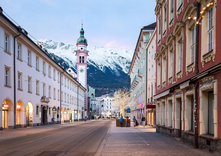 In Innsbruck hat man immer einen Blick auf die Alpen.