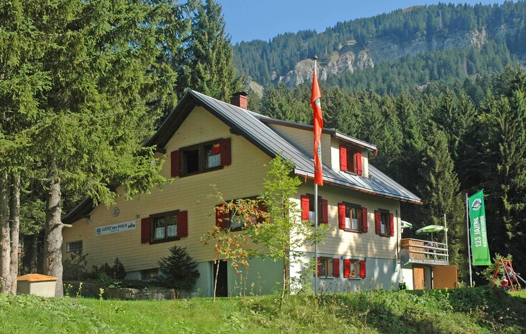 Außenansicht vom Götzner Haus mitten im Bregenzer Wald