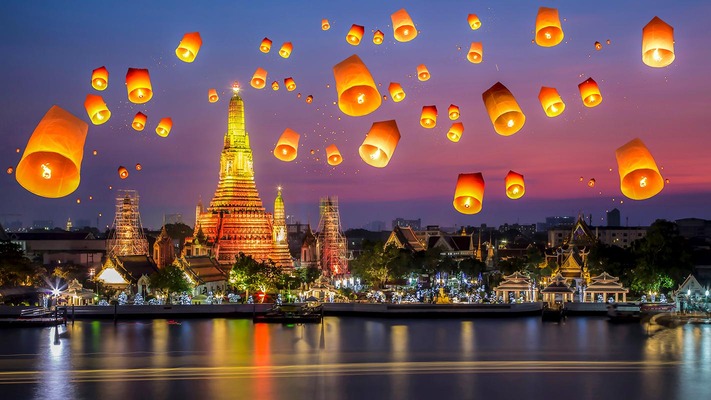 Laternen vom Lichterfest schweben in der Luft