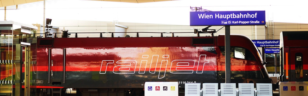 Railjet am Hauptbahnhof Wien