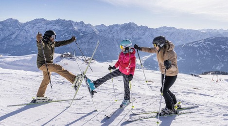 Familie im Schnee
