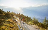 3 Personen beim wandern