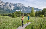 2 Personen beim wandern