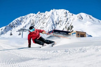 Skifahrer auf der Piste