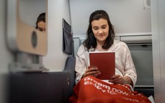 Reiziger in een minicabine