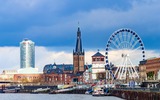 Der Düsseldorf Hafen am Rheinufer