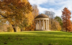 Leibniz Tempel im Herbst