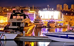 Porto di Fiume di notte