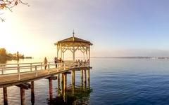 Steg führt zum Bodensee