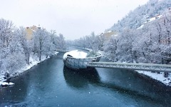 Murinsel in Graz in de winter