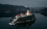 © alexleipz / stock.adobe.com Castello di Bled al mattino presto