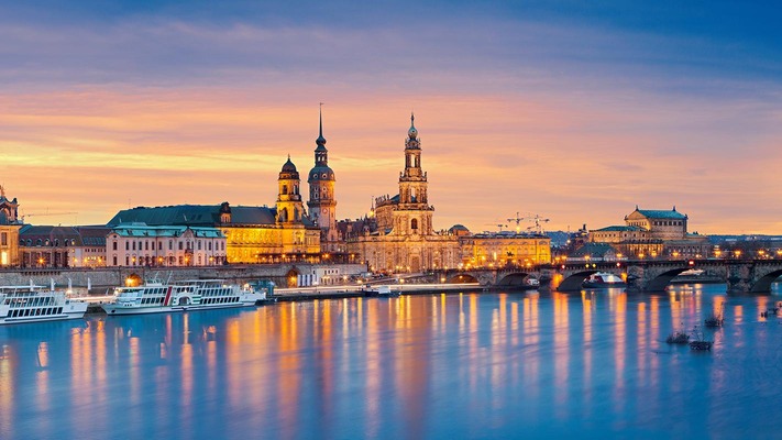 Vue sur la vieille ville de Dresde