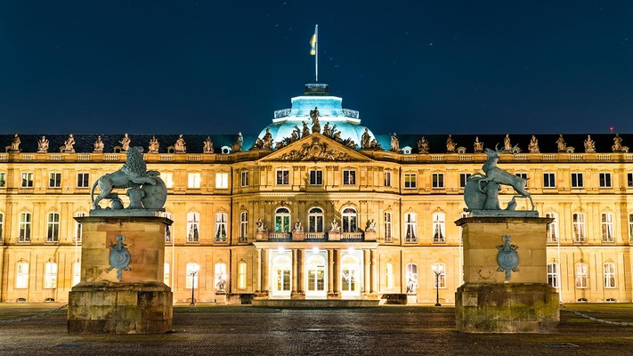 Stuttgart Neues Schloss bei Nacht