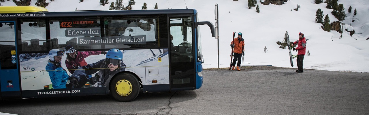 Postbus am Gletscher