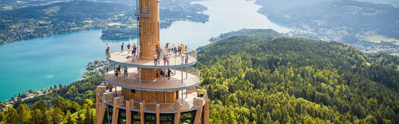 Blick über den Pyramidenkogel im Sommer