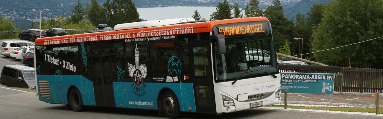 Postbus am Weg zum Pyramidenkogel