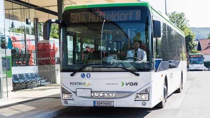 Postbus in der Region von Vorne