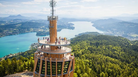 Blick über den Pyramidenkogel im Sommer