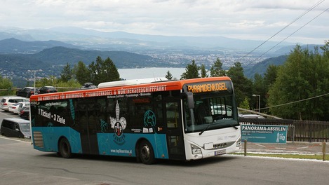 Postbus am Weg zum Pyramidenkogel