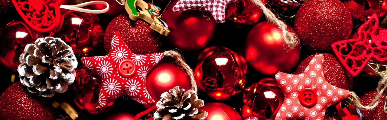 Weihnachtsschmuck in rot 