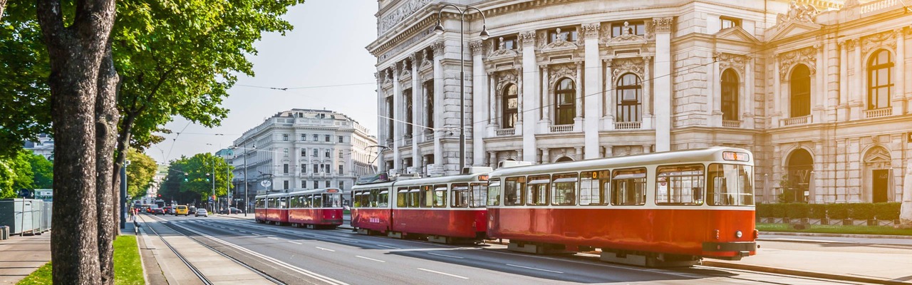Wiener Ringstrasse with historic Burgtheater